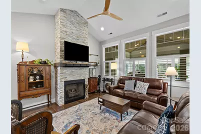 76 S Anvil Avenue, Hendersonville, NC 28792 - Photo 3