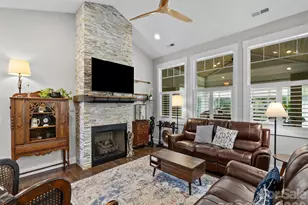 76 S Anvil Ave, Hendersonville, NC 28792 - Photo 3