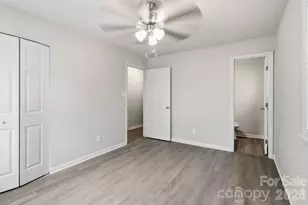 2121 Longleaf Dr, Charlotte, NC 28210 - Photo 9
