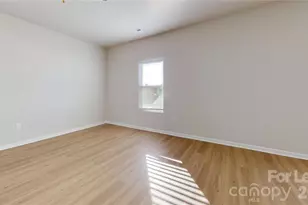2118 Transatlantic Ave, Charlotte, NC 28215 - Photo 5