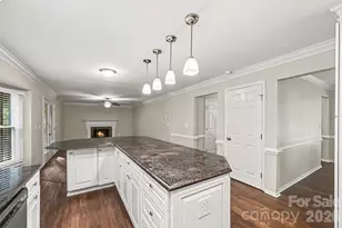 2517 Jaywick Ln, Matthews, NC 28105 - Photo 9