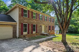 2517 Jaywick Ln, Matthews, NC 28105 - Photo 3