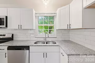 361 Sleepy Hollow Rd, Charlotte, NC 28217 - Photo 5