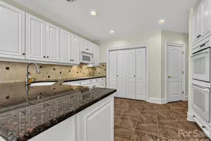 5719 Ballinard Ln, Charlotte, NC 28277 - Photo 7