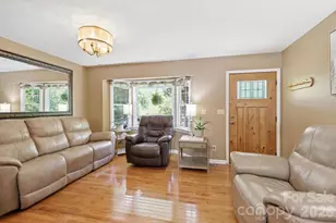 220 Bradshaw Ave, Hendersonville, NC 28792 - Photo 17
