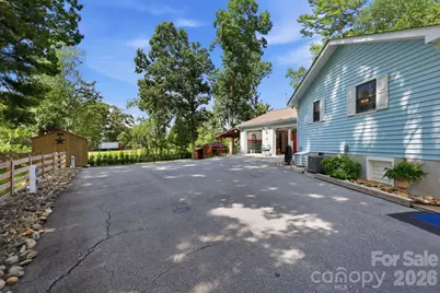 220 Bradshaw Avenue, Hendersonville, NC 28792 - Photo 7