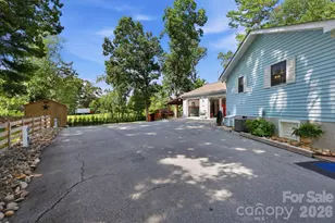 220 Bradshaw Ave, Hendersonville, NC 28792 - Photo 7