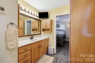 220 Bradshaw Ave, Hendersonville, NC 28792 - Photo 27