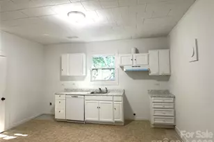 43 4th Ave, Rockingham, NC 28379 - Photo 3