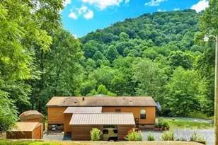 488 Wards Branch Rd, Sugar Grove, NC 28679 - Photo 5
