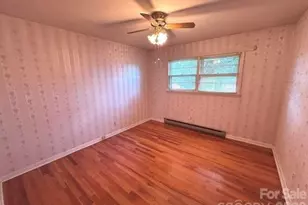 3196 Westview St, Valdese, NC 28690 - Photo 11