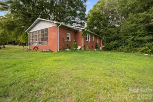 389 Midway Lake Rd, Mooresville, NC 28115 - Photo 5