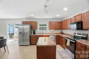 9428 Quilting Bee Lane, Charlotte, NC 28216 - Photo 7