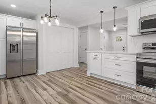 2513 Westgrove Dr, Charlotte, NC 28208 - Photo 7