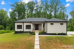 2004 Pln Fld Dr, Bessemer City, NC 28016 - Photo 5