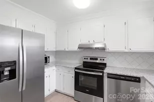 1440 Jodhpur Ct, Charlotte, NC 28212 - Photo 7