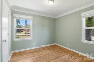 1440 Jodhpur Ct, Charlotte, NC 28212 - Photo 17