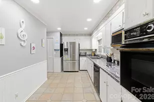 108 Arthur Ln, Hendersonville, NC 28791 - Photo 11