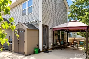 413 Peachtree Rd, Charlotte, NC 28216 - Photo 13
