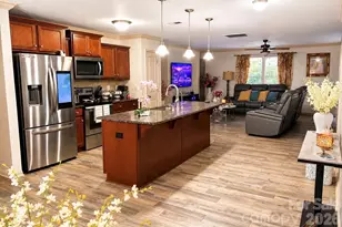 413 Peachtree Rd, Charlotte, NC 28216 - Photo 3