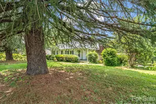 555 State St, Marion, NC 28752 - Photo 3