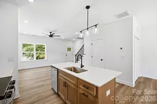 210 8th Ave Dr SE, Hickory, NC 28602 - Photo 5