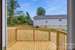 210 8th Ave Dr SE, Hickory, NC 28602 - Photo 15