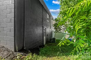 529 NW Stage St, Lenoir, NC 28645 - Photo 23