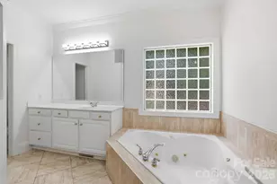 4024 Wild Nursery Ct, Charlotte, NC 28215 - Photo 17