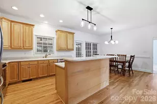 4024 Wild Nursery Ct, Charlotte, NC 28215 - Photo 11