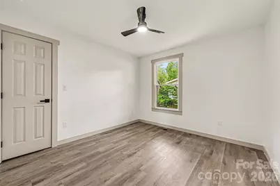 104 E Hartford Avenue, Bessemer City, NC 28016 - Photo 21