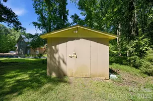 13001 Helena Cir, Charlotte, NC 28227 - Photo 31