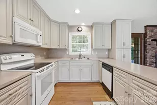 13001 Helena Cir, Charlotte, NC 28227 - Photo 11
