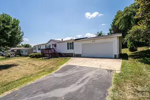 3825 Berry Creek Cir, Granite Falls, NC 28630 - Photo 1