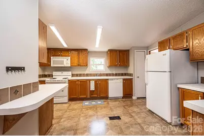 3825 Berry Creek Circle, Granite Falls, NC 28630 - Photo 17