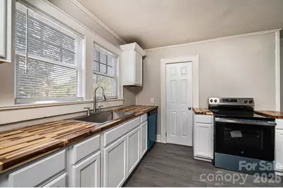 423 N Davis Avenue, Newton, NC 28658 - Photo 13