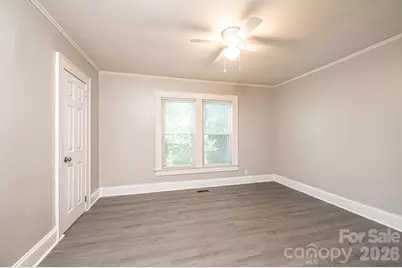 423 N Davis Avenue, Newton, NC 28658 - Photo 17