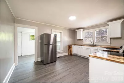 423 N Davis Avenue, Newton, NC 28658 - Photo 11