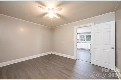 423 N Davis Avenue, Newton, NC 28658 - Photo 23