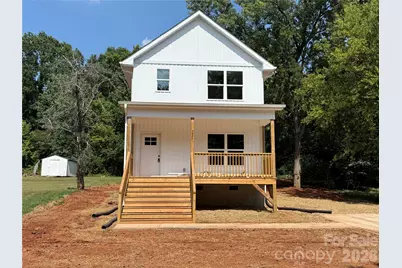 227 S Caldwell Avenue, Newton, NC 28658 - Photo 1