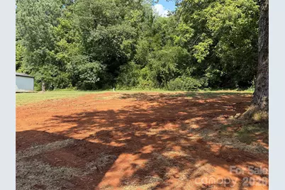 227 S Caldwell Avenue, Newton, NC 28658 - Photo 3