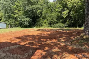 227 S Caldwell Ave, Newton, NC 28658 - Photo 3