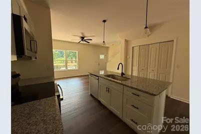 227 S Caldwell Avenue, Newton, NC 28658 - Photo 9