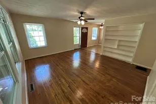 11 Mountain Rd, Hendersonville, NC 28791 - Photo 5