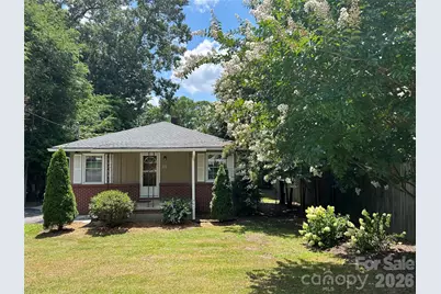 11 Mountain Road, Hendersonville, NC 28791 - Photo 1
