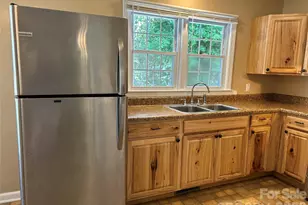 11 Mountain Rd, Hendersonville, NC 28791 - Photo 9
