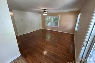 11 Mountain Rd, Hendersonville, NC 28791 - Photo 3