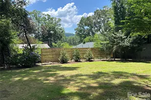 11 Mountain Rd, Hendersonville, NC 28791 - Photo 29