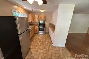11 Mountain Rd, Hendersonville, NC 28791 - Photo 7