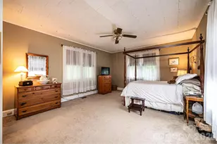 720 N Main Ave, Newton, NC 28658 - Photo 5